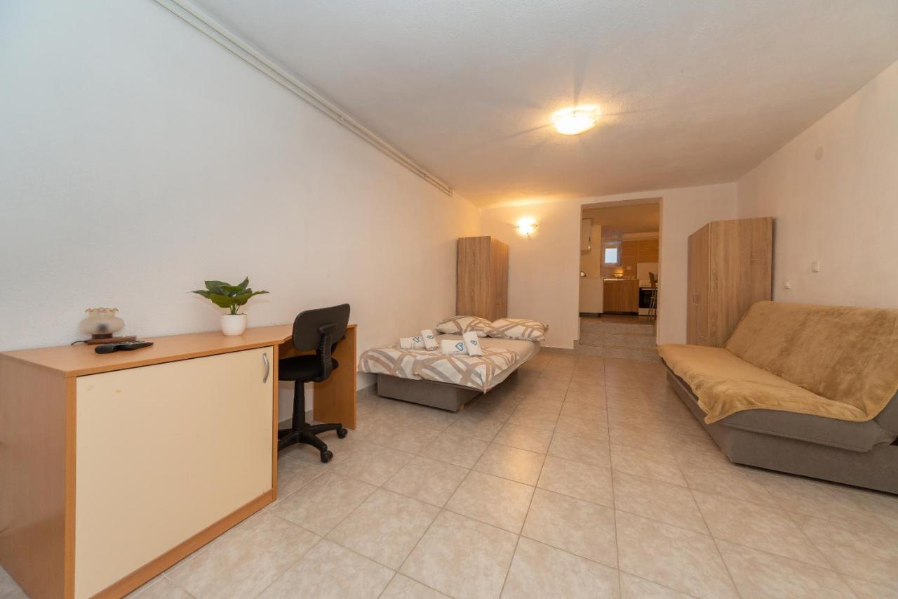 Apartmani Dada Biograd Na Moru Εξωτερικό φωτογραφία